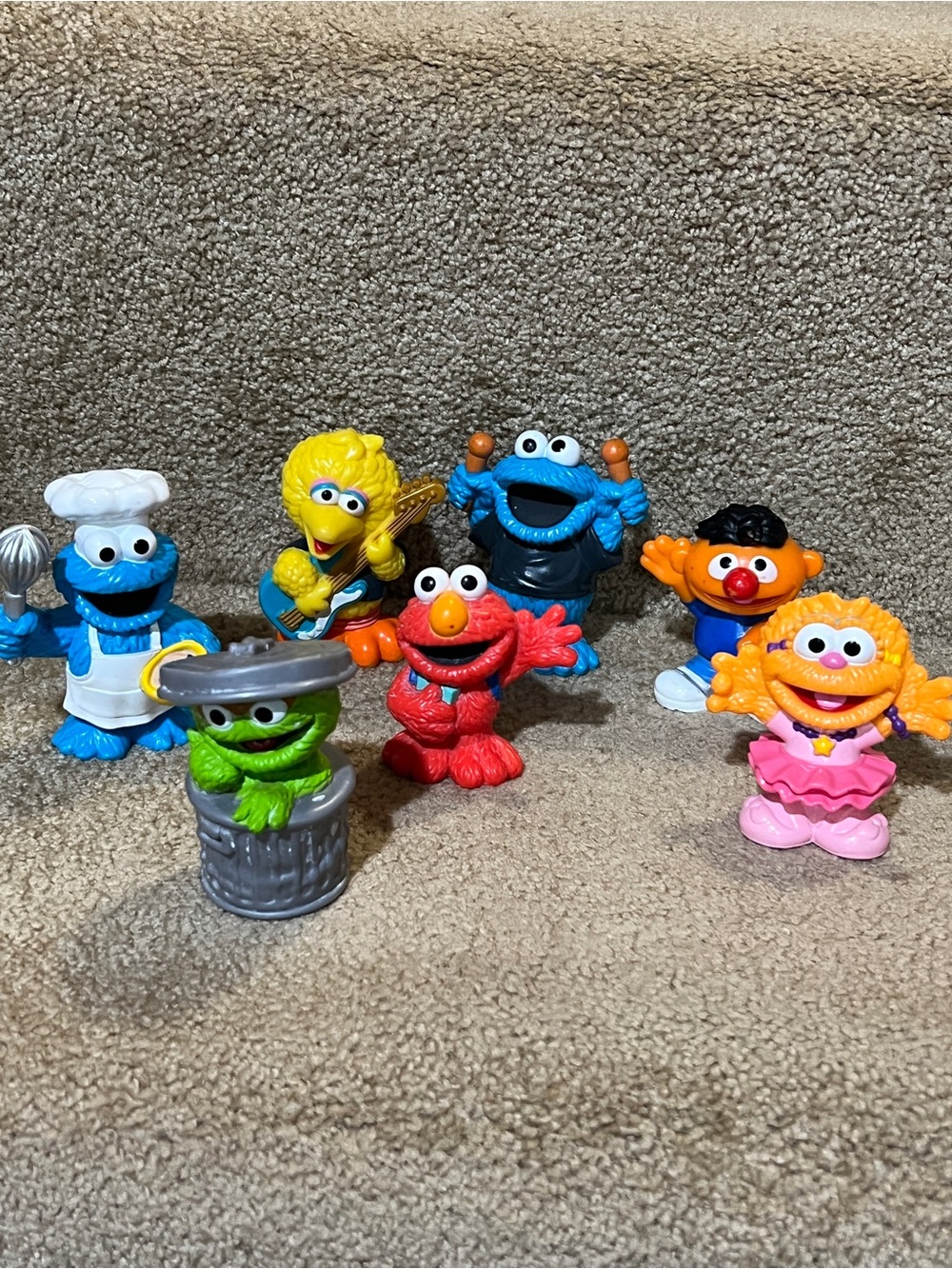 Sesame Street Figures - Elmo, Chef Cookie Monster, Oscar, Ernie, Big Bird